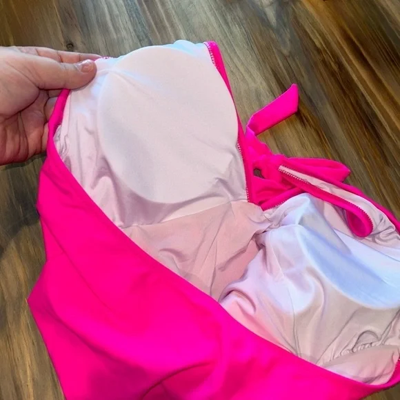 Swimsuit - Picture 8 of 8